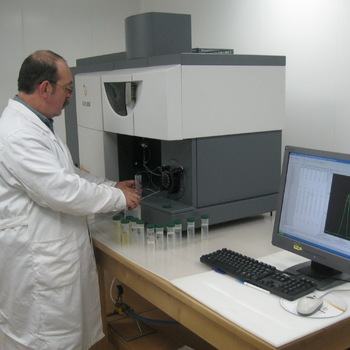 Laboratory analysis of high-purity quartz and quartz raw materials - Research company KRIN